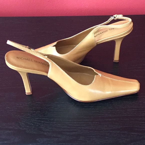 Michael Shannon Casette Dark Camel Pumps - Picture 6 of 11